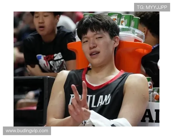 霍乐迪27分杨瀚森两分开拓者险胜爵士稳住季后赛希望 霍乐迪27分杨瀚森两分开拓者险胜爵士稳住季后赛希望