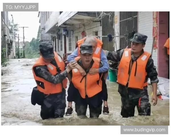 过山车般的逆袭与泳池老兵的坚守展现体育精神的极致与坚持