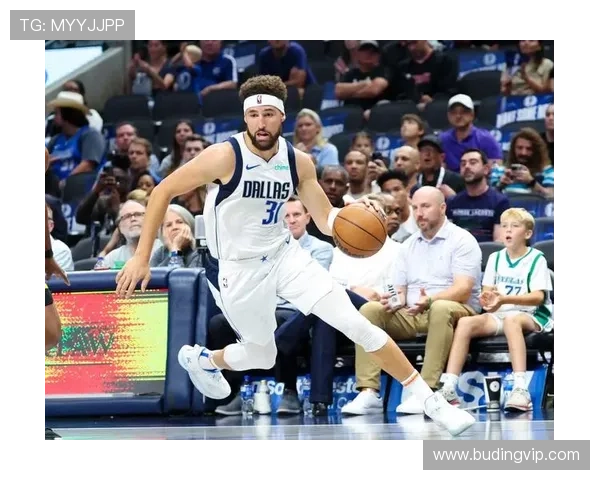 克莱半场表现出色三分球完美命中助力球队进攻火力全开